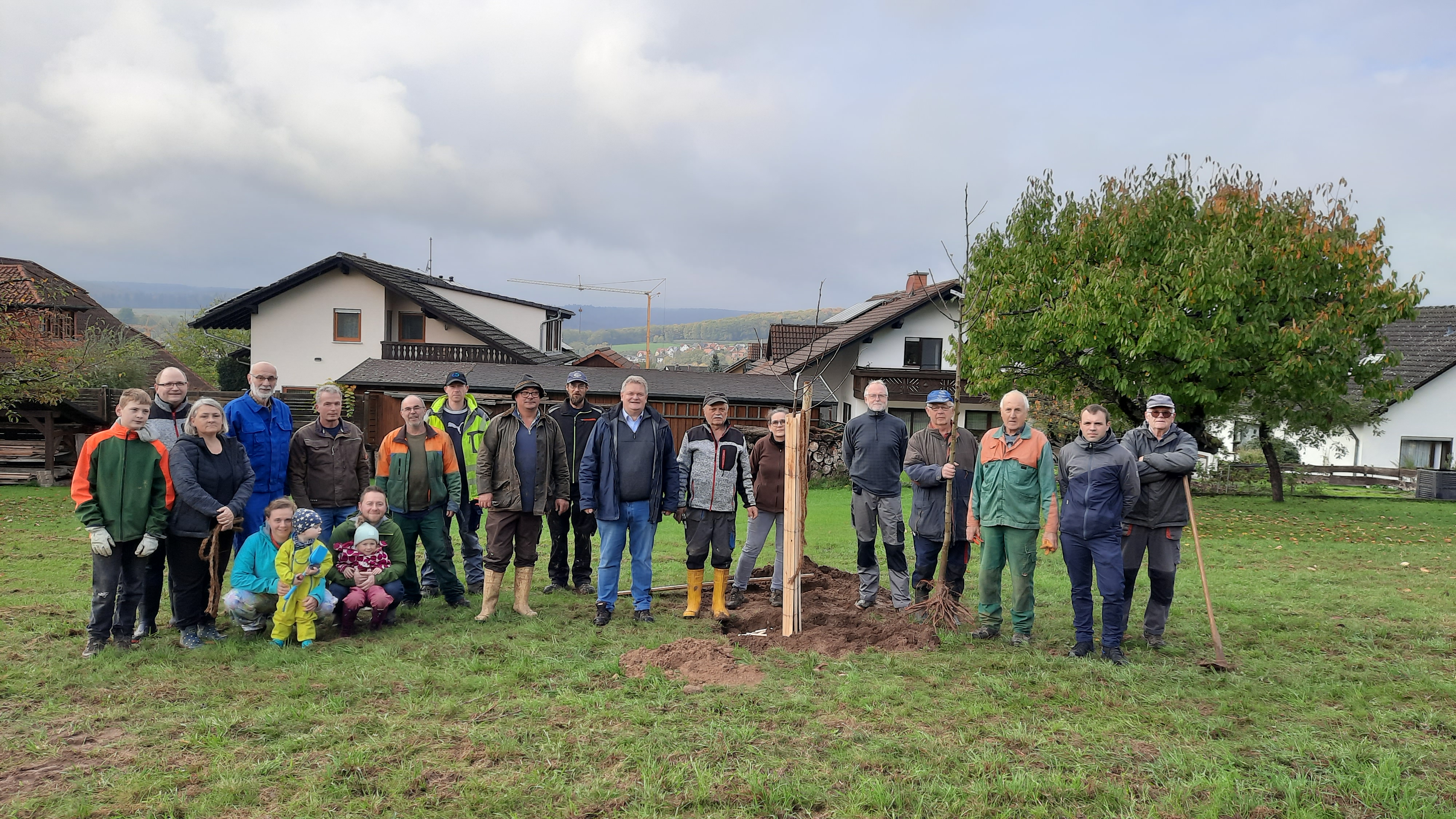 Baumpflanzaktion Gruppenfoto