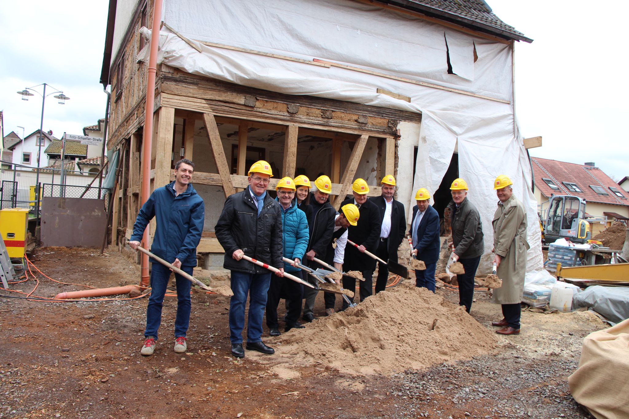 Spatenstich EHRE-Haus