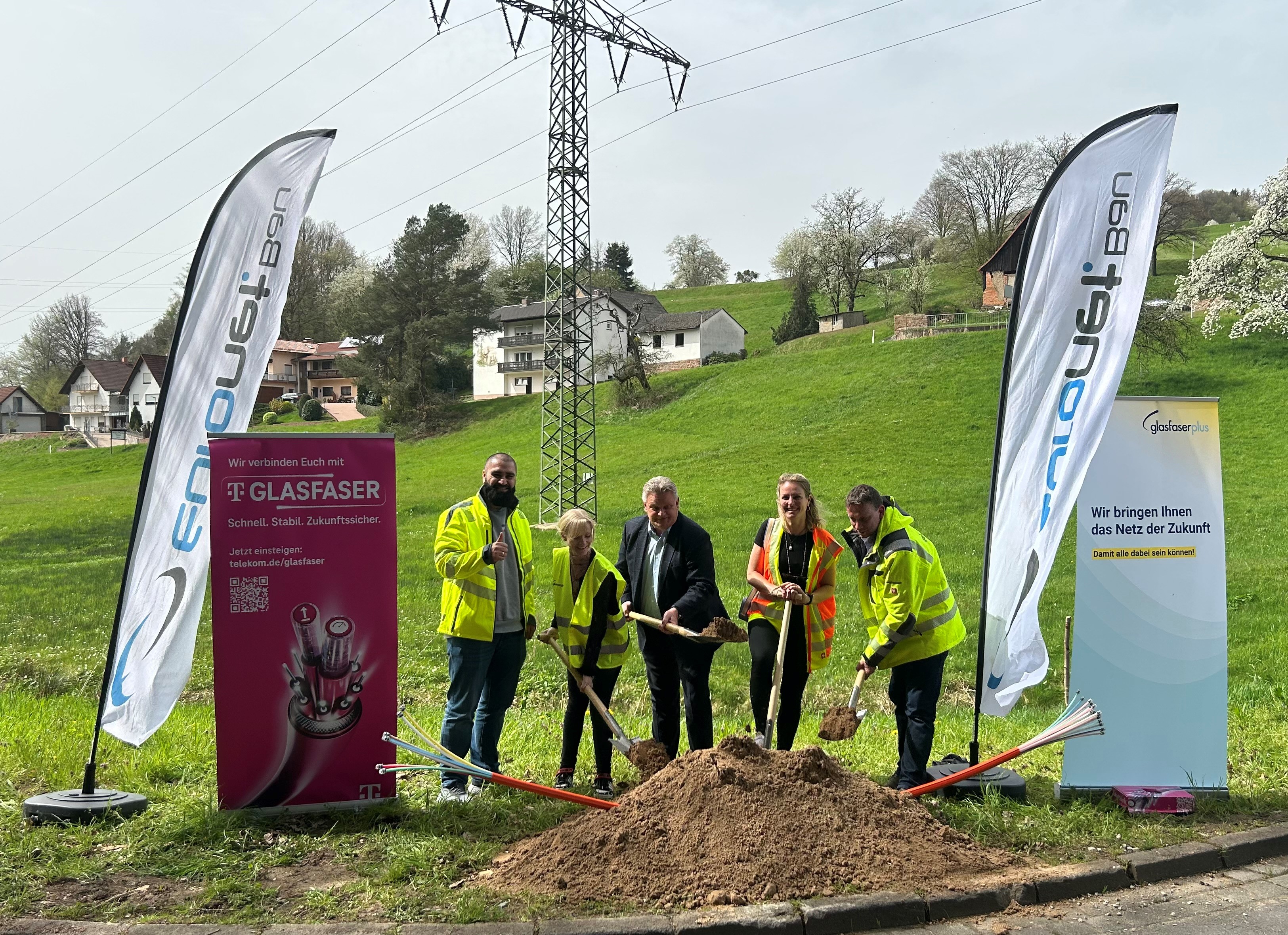 Spatenstich Glasfaser
