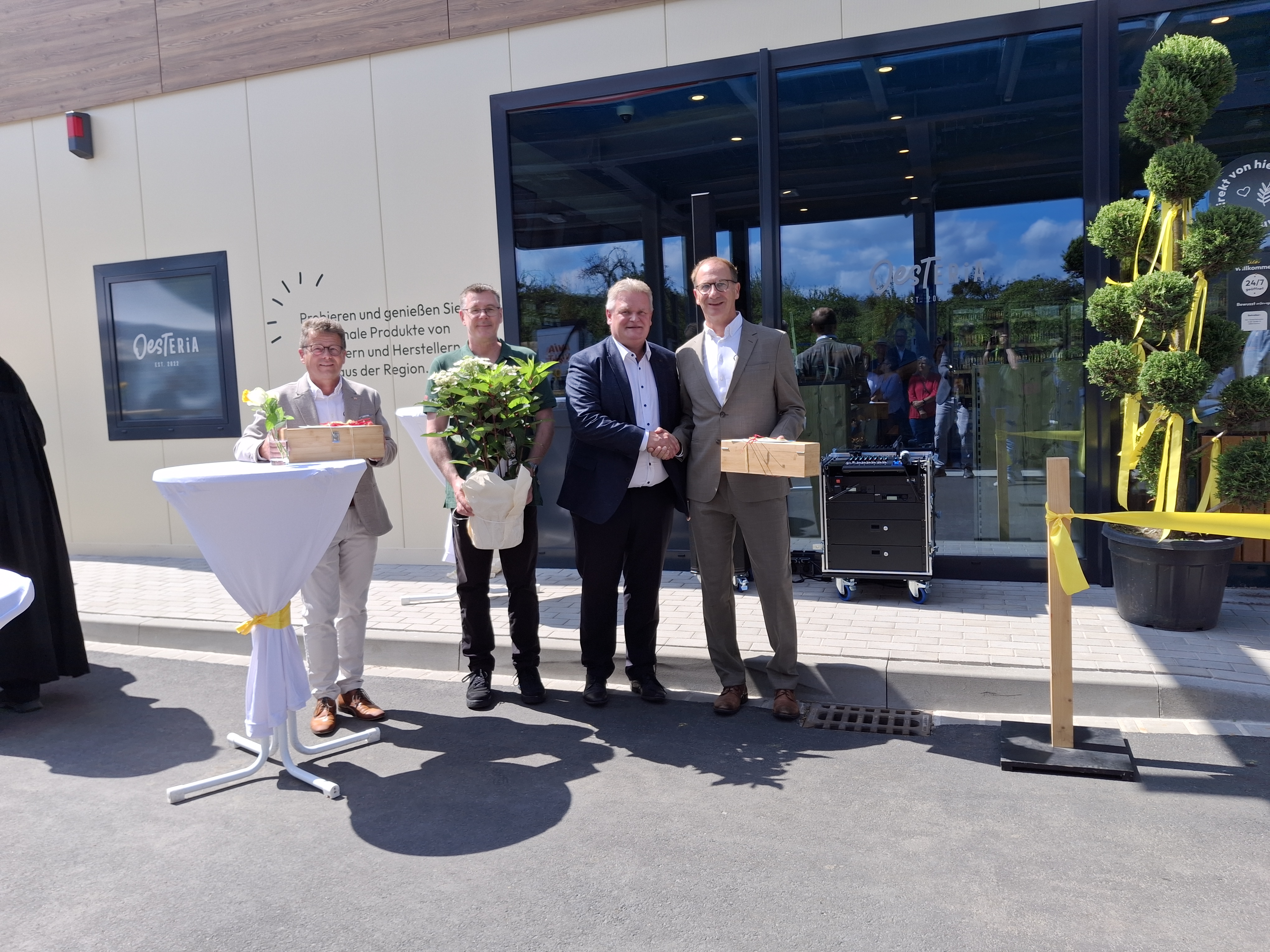 Einweihung Tankstelle-1.jpg