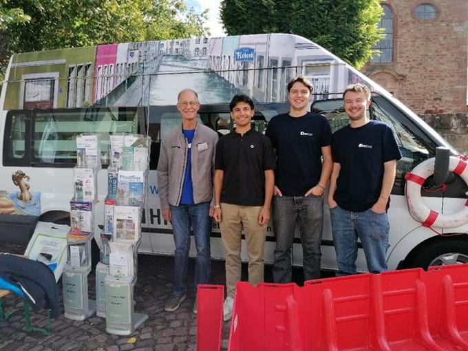 Infomobil des Hochwasser-Kompetenz-Centrums beim Kerbmarkt in Eschau am 14.09.2025