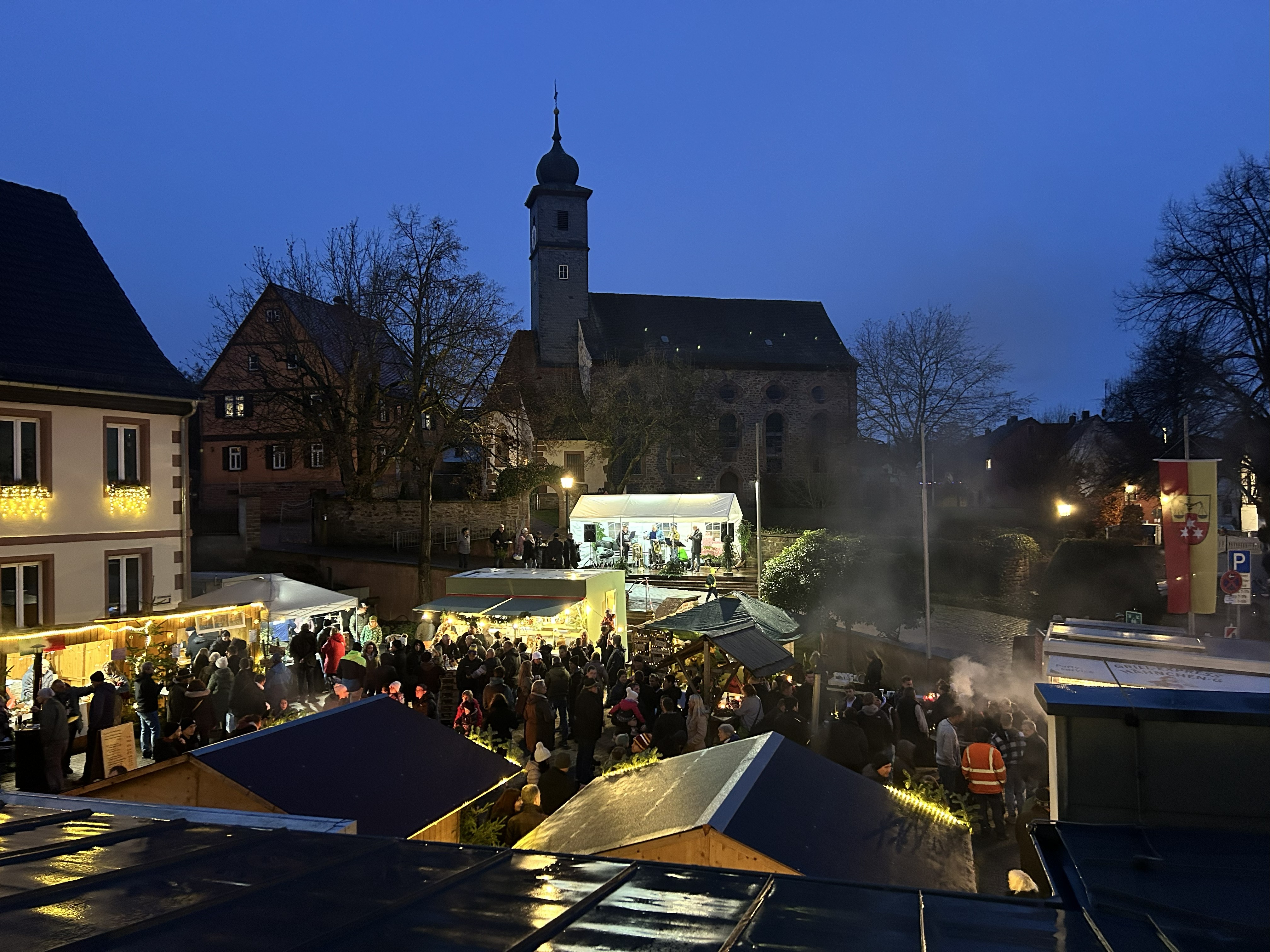 Überblick Weihnachtsdorf.jpeg